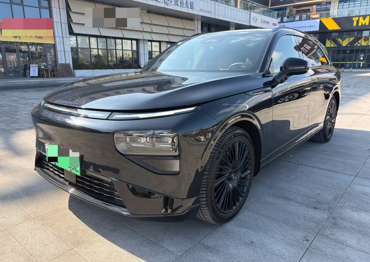 Xpeng G9  из Китая