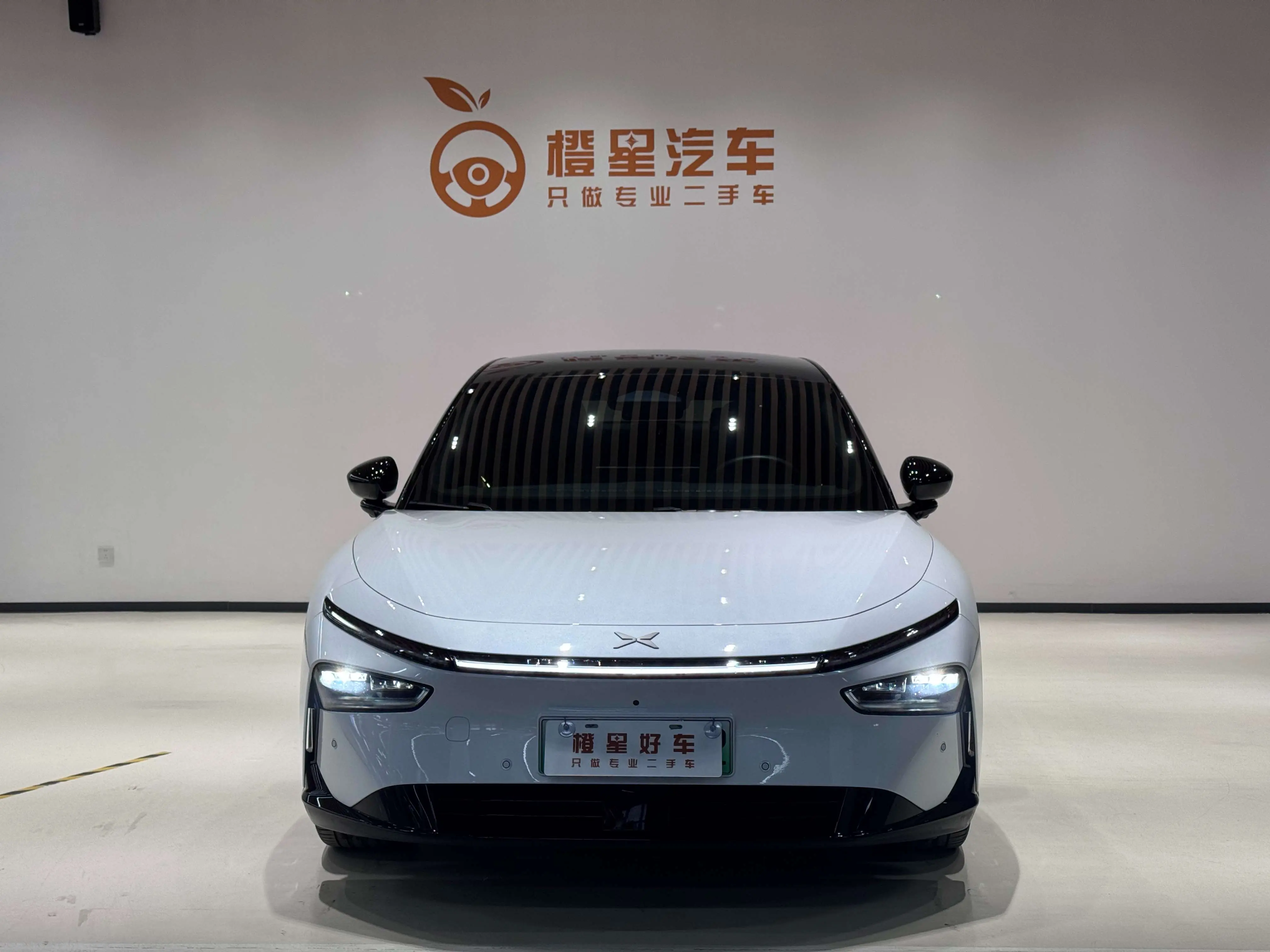 Xpeng P7+  из Китая