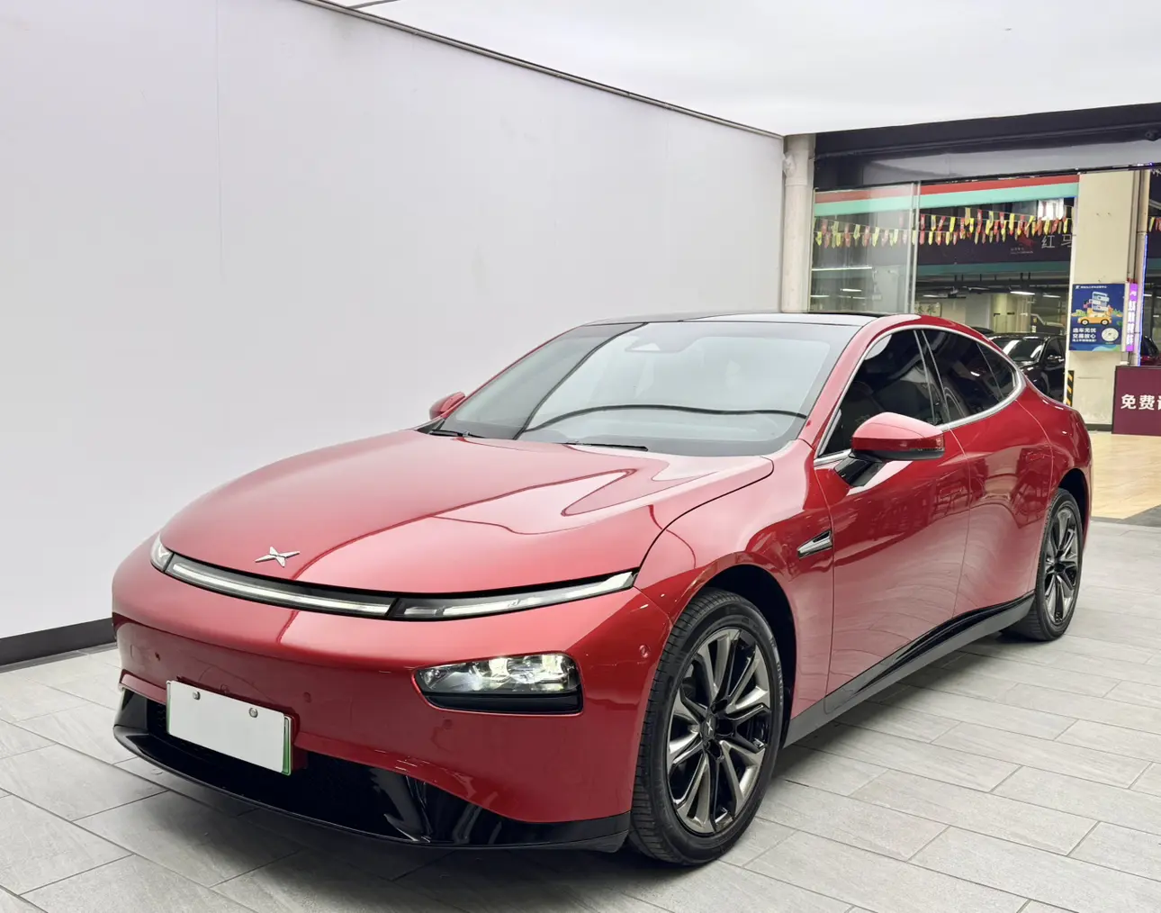 Xpeng P7  из Китая