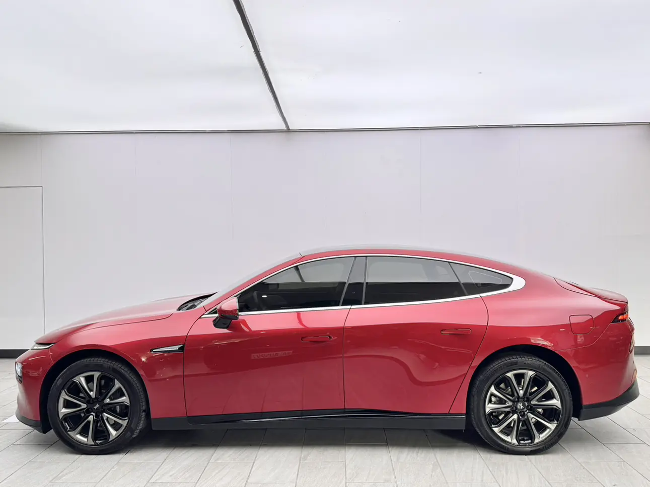 Xpeng P7  из Китая