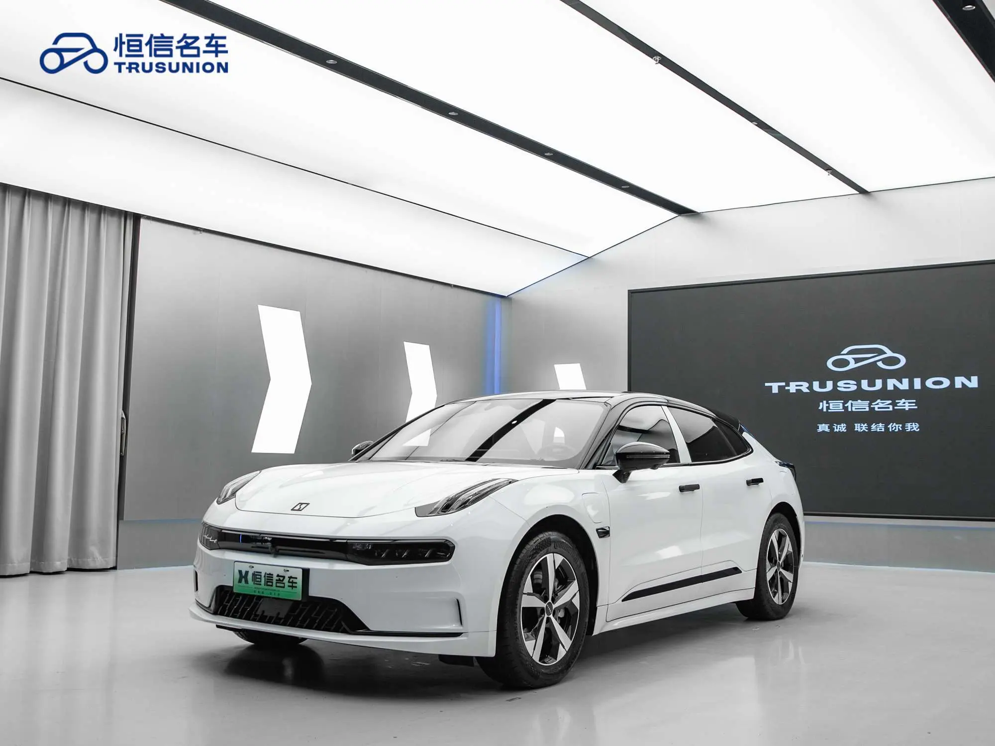 ZEEKR 001  из Китая