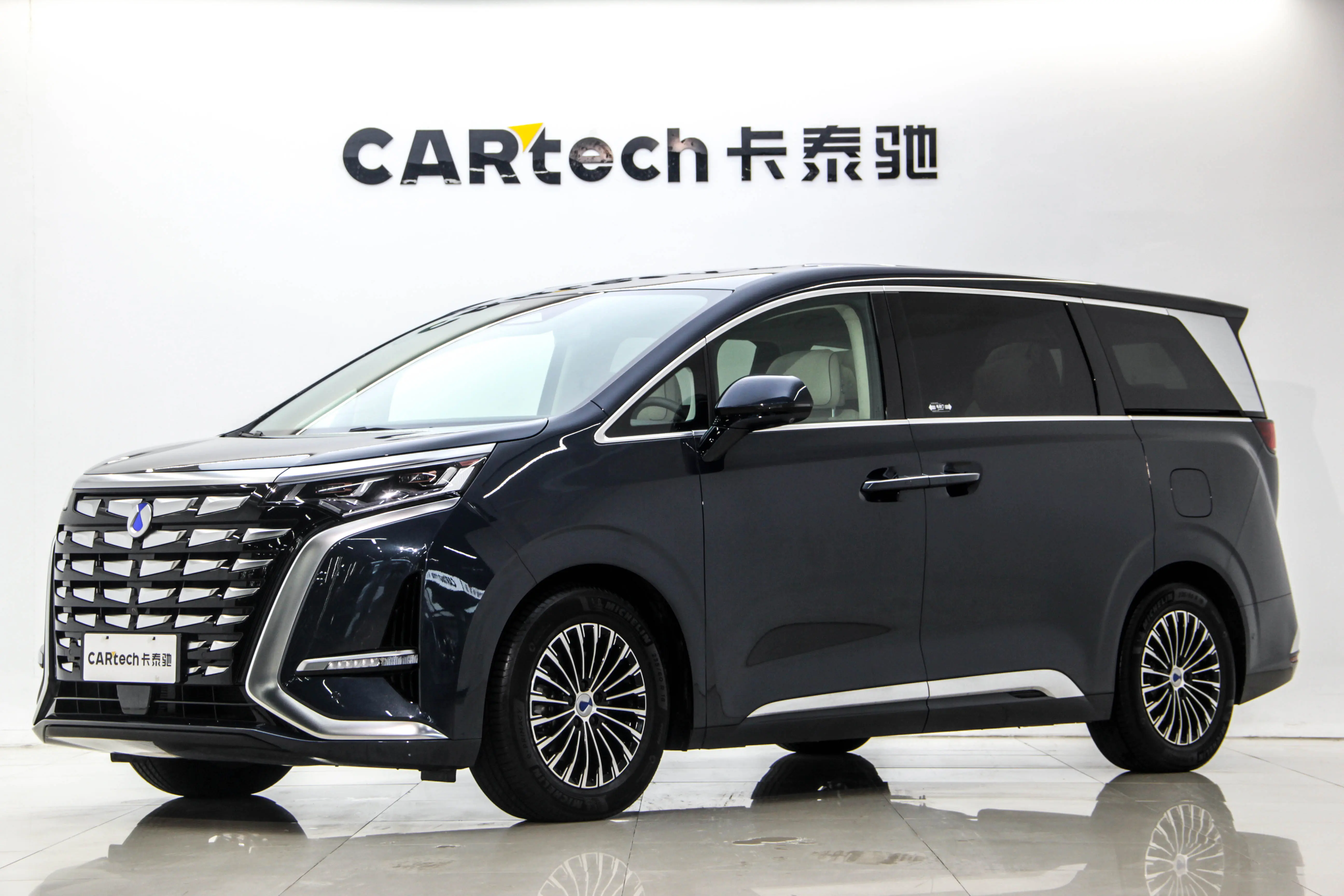 Denza D9 DM  из Китая