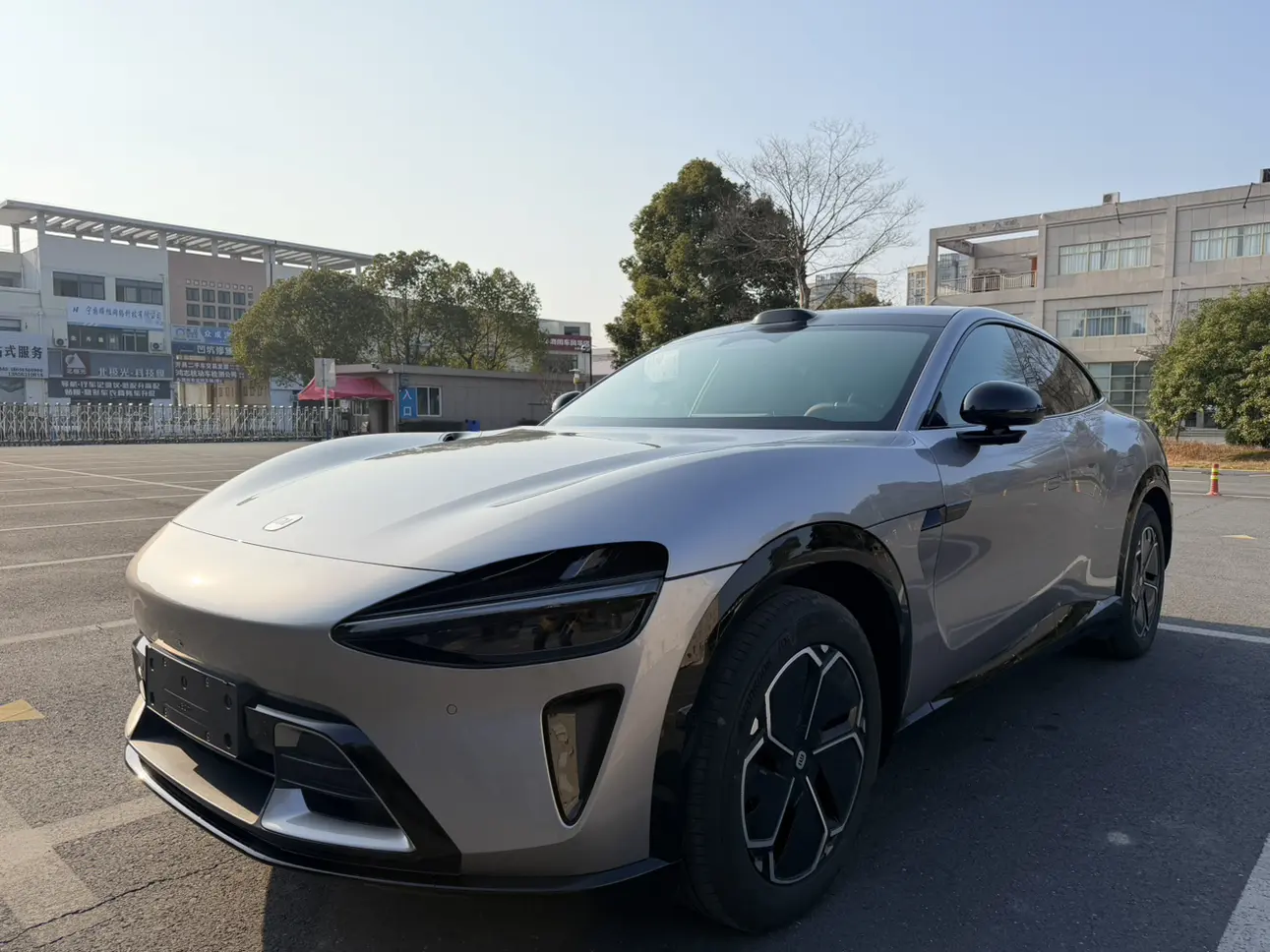 Xiaomi car Xiaomi YU7  из Китая