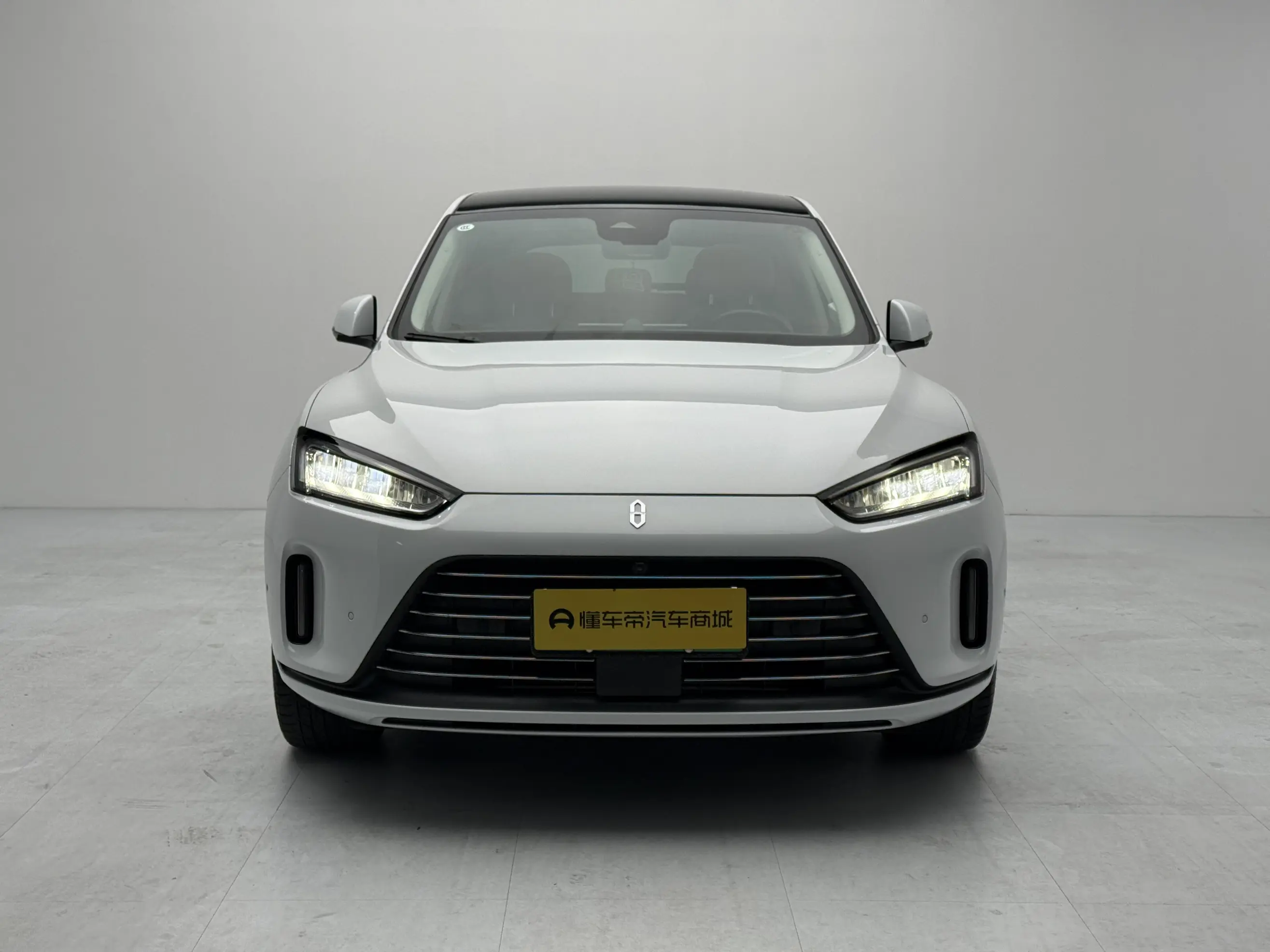 AITO M5 (Wenjie M5)  из Китая