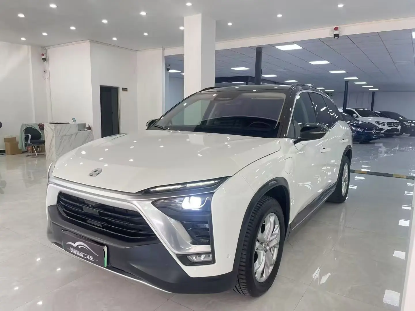 NIO ES8  из Китая