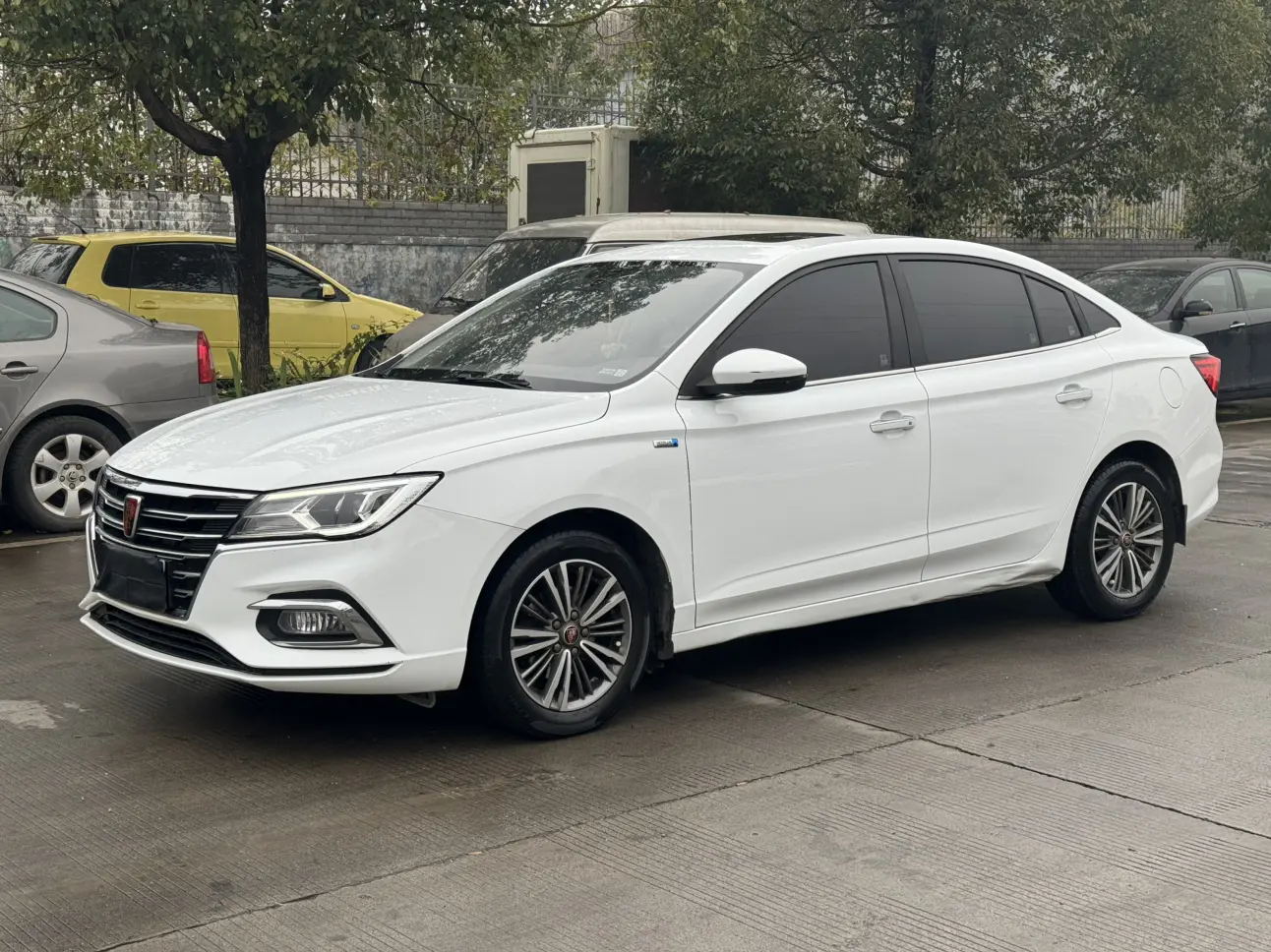 Roewe i5  из Китая