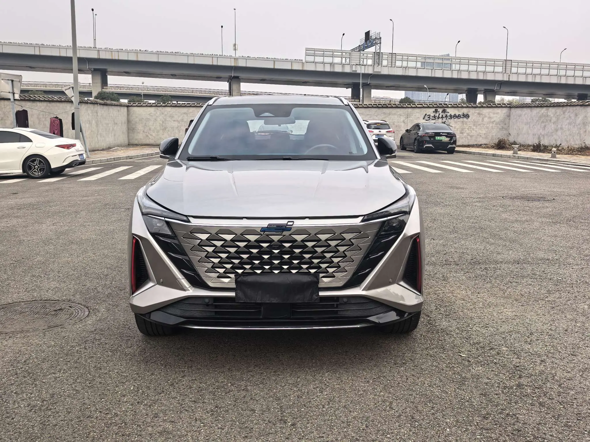 Oshan Changan Auchan Z6  из Китая