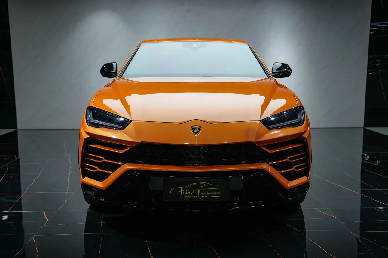 Lamborghini Urus  из Китая
