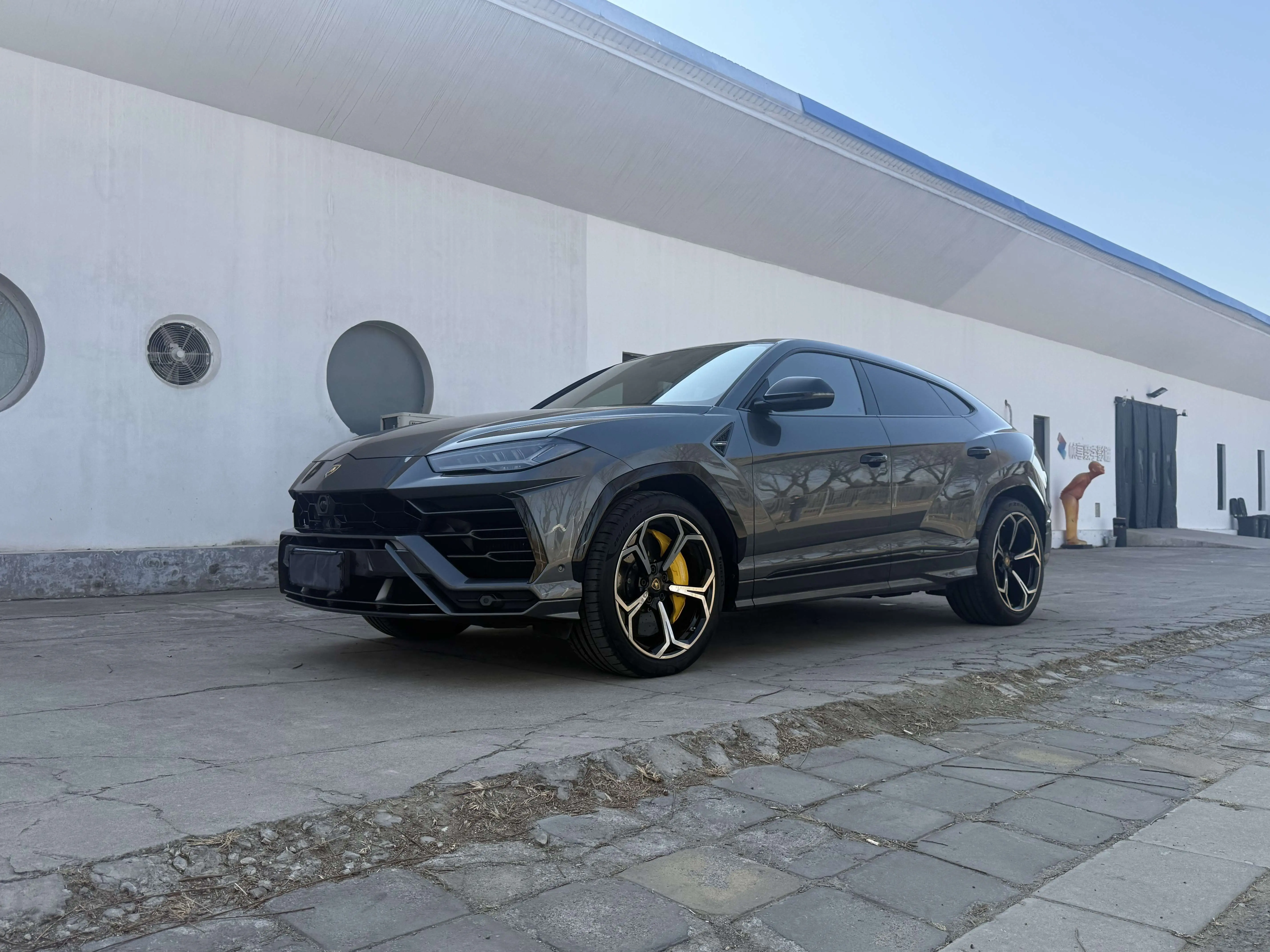 Lamborghini Urus  из Китая