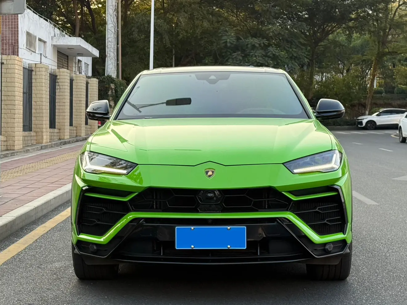 Lamborghini Urus  из Китая