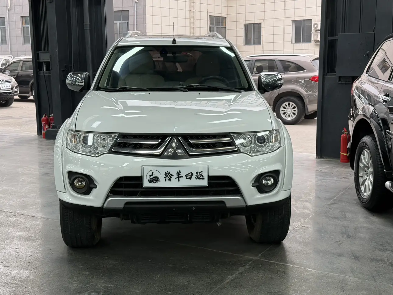 Mitsubishi Pajero Jinchang  из Китая
