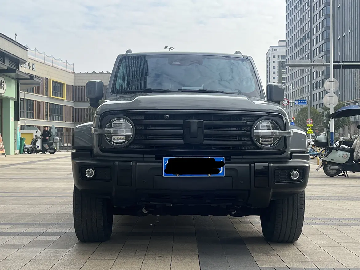 Tank 300  из Китая