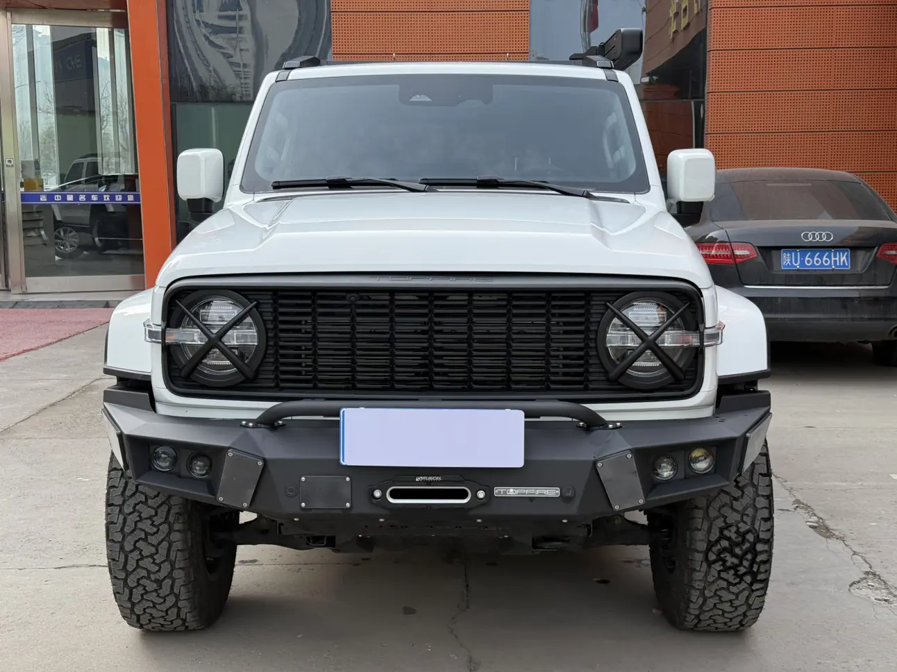 Tank 300  из Китая