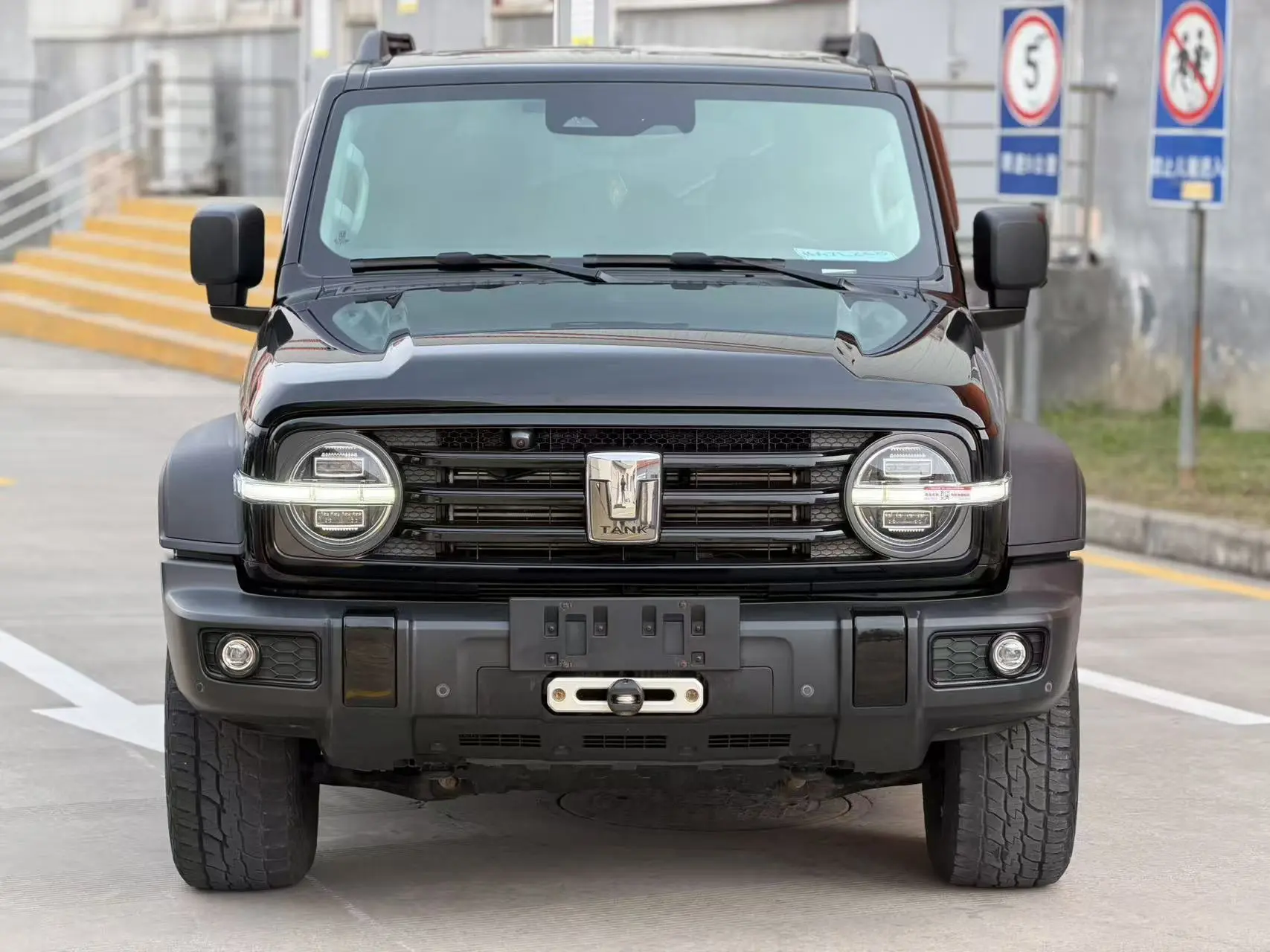 Tank 300  из Китая