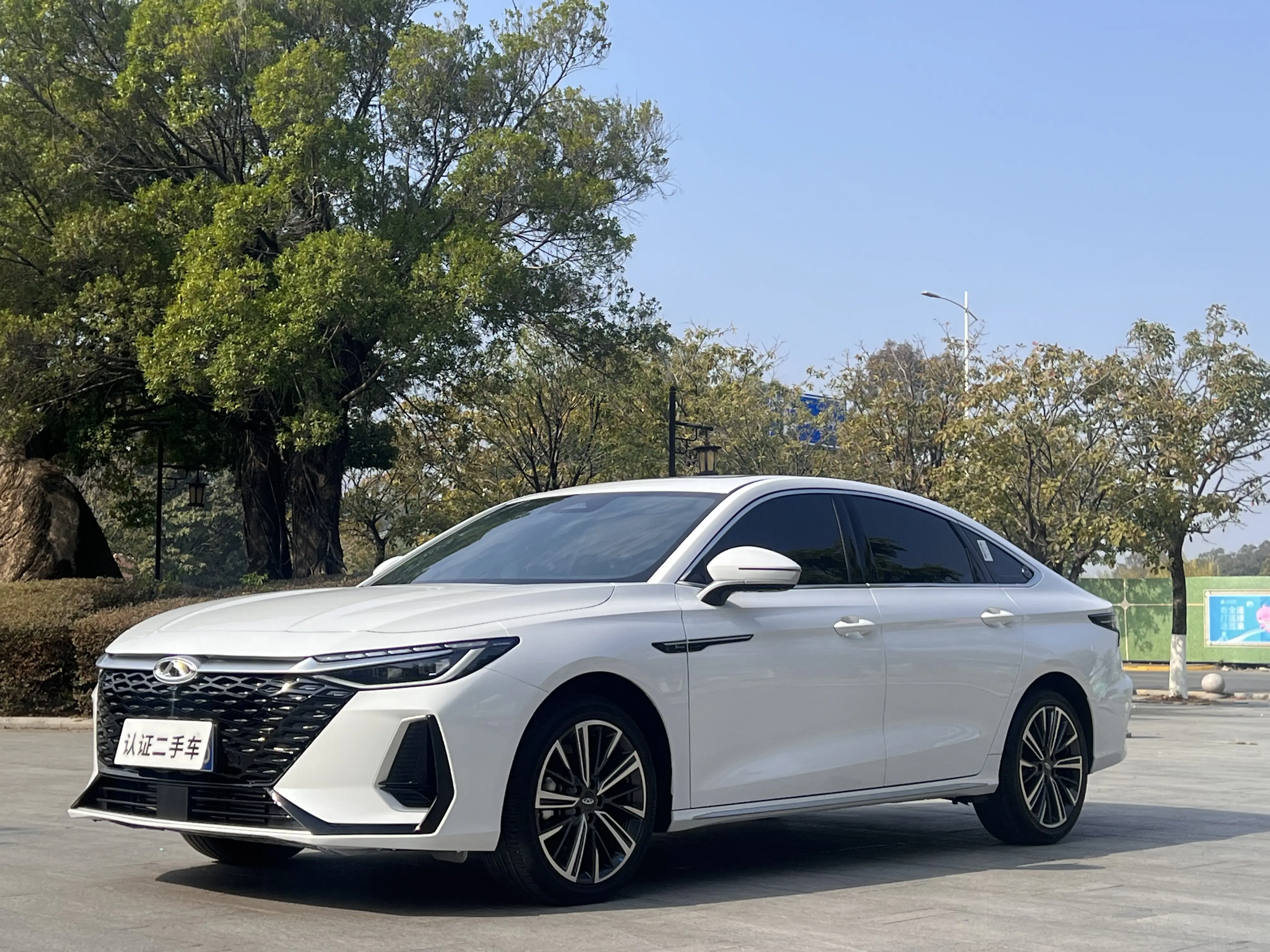 Chery Arrizo 8  из Китая