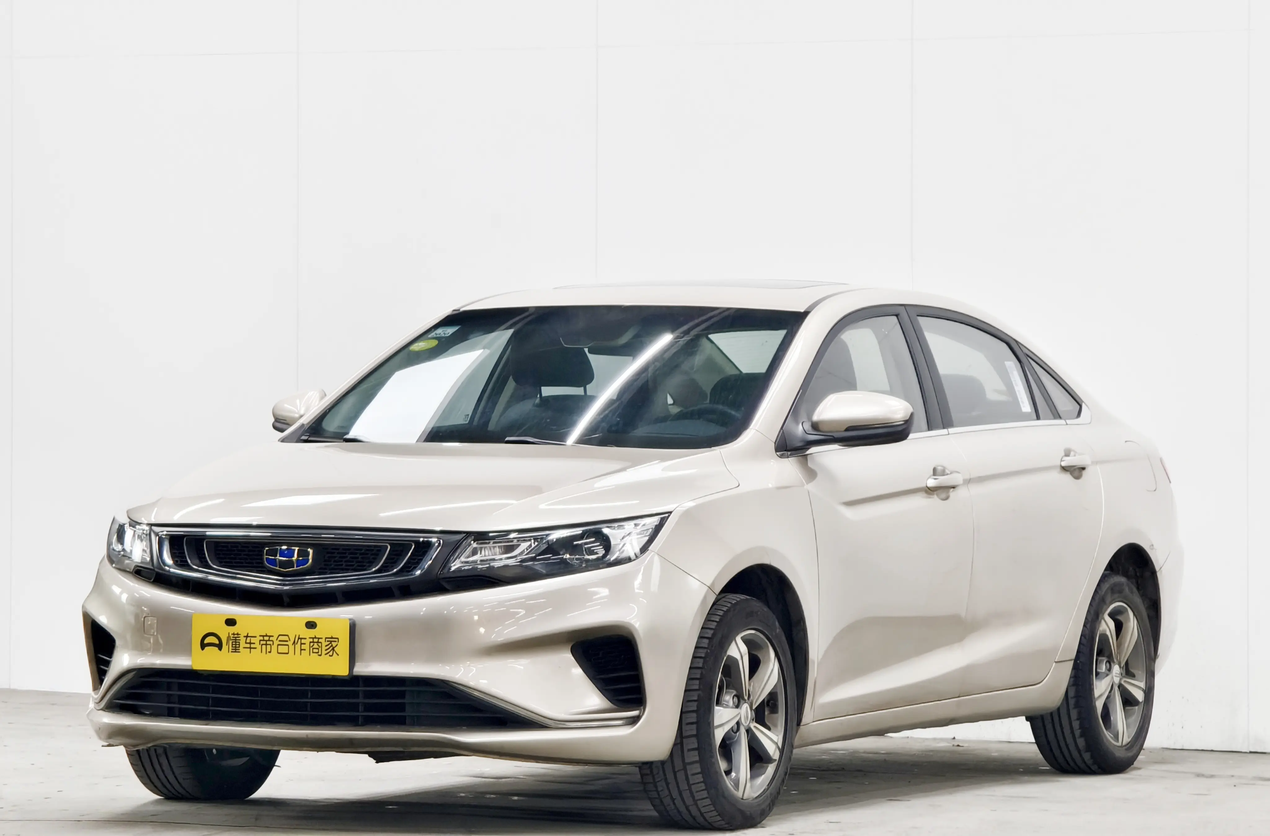 Geely Emgrand GL  из Китая