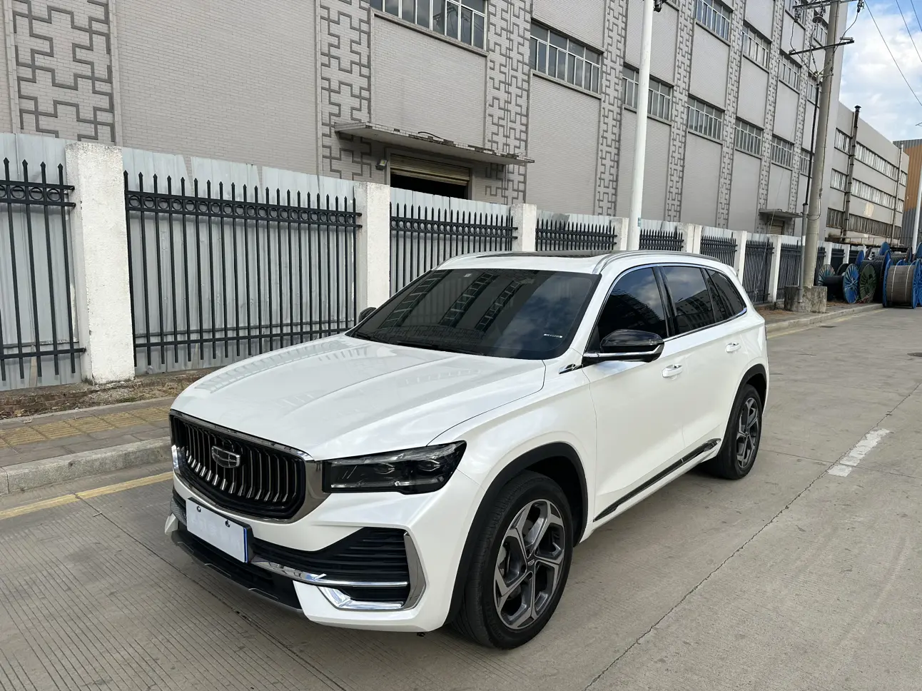 Geely Monjaro (Xingyue L)  из Китая