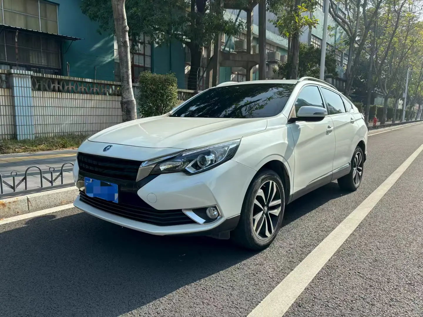 Kai Chen Venucia T90  из Китая