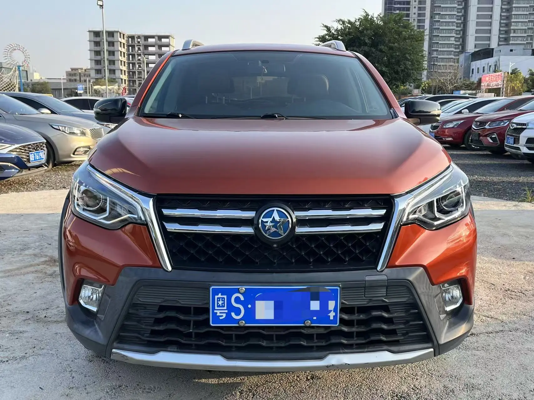 Kai Chen Venucia T70  из Китая