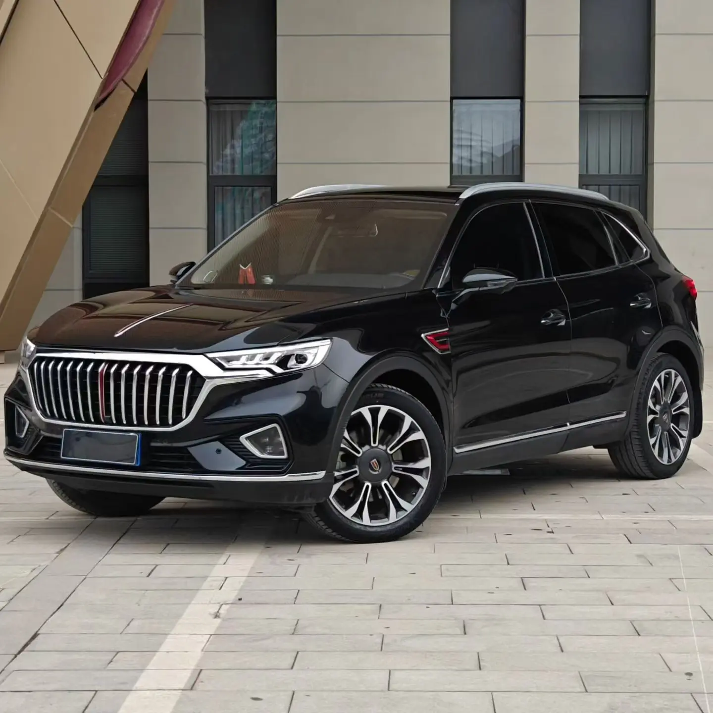 Hongqi HS5  из Китая