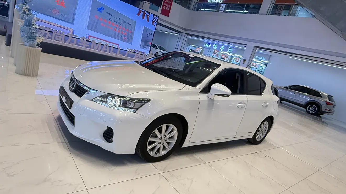 Lexus CT  из Китая