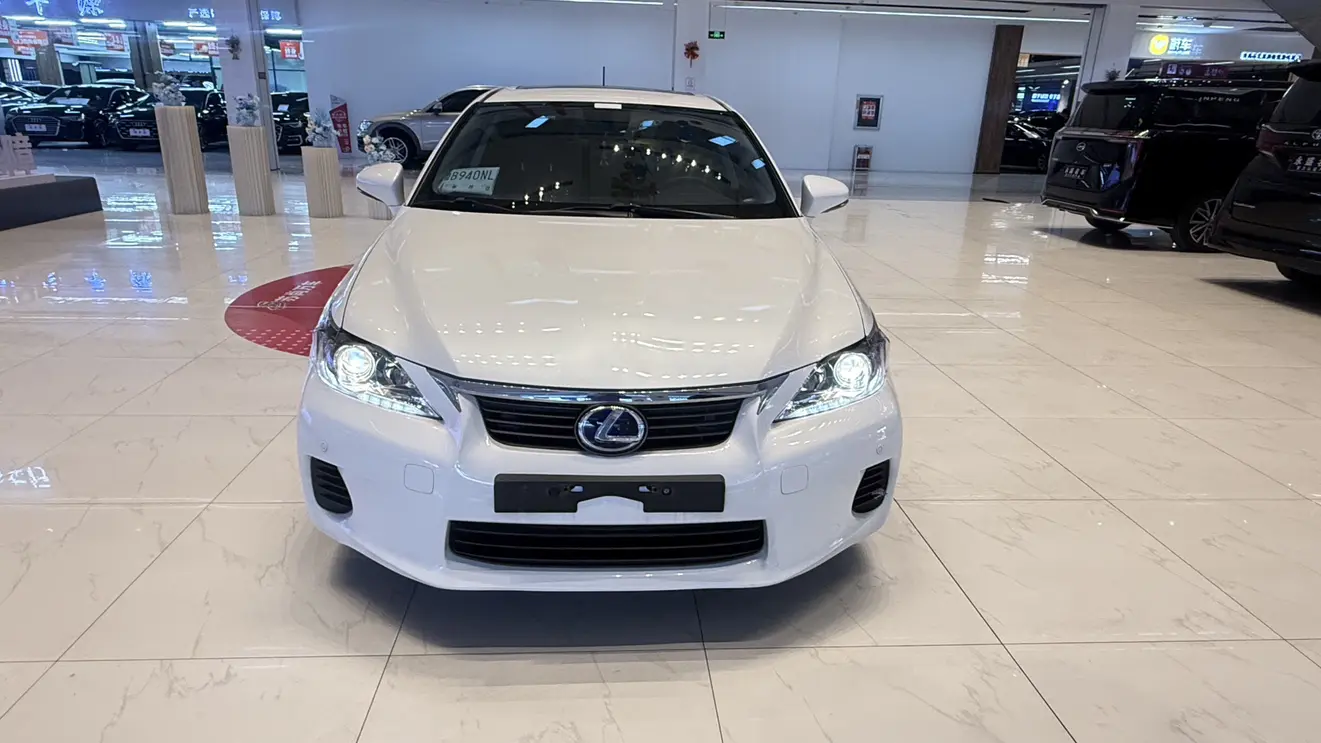 Lexus CT  из Китая