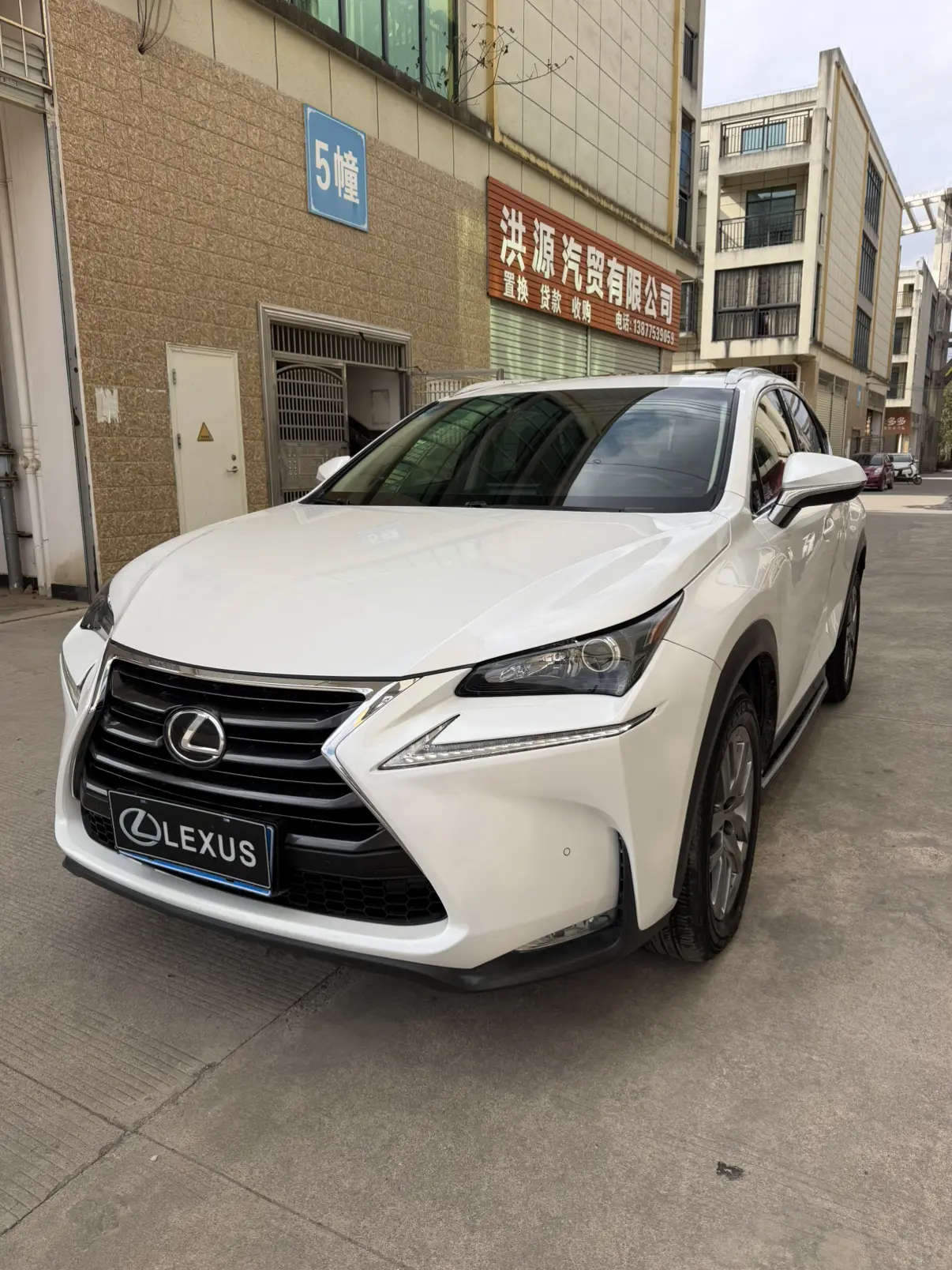Lexus NX  из Китая