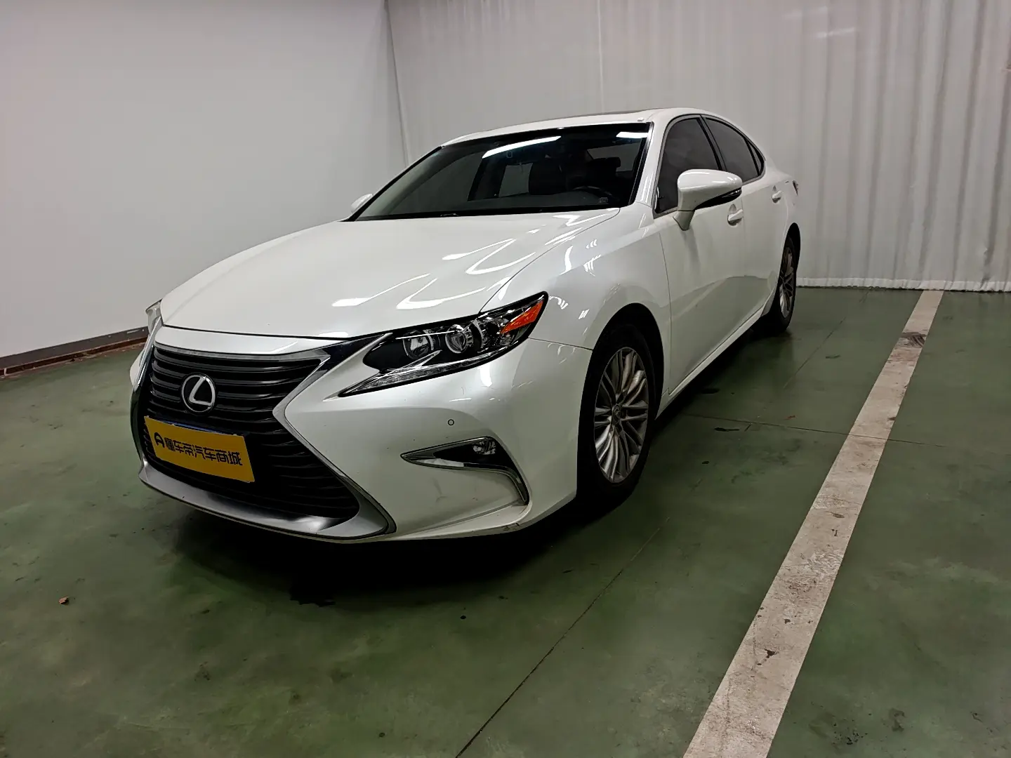 Lexus ES  из Китая