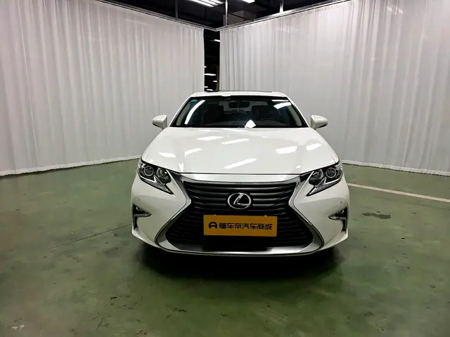 Lexus ES  из Китая
