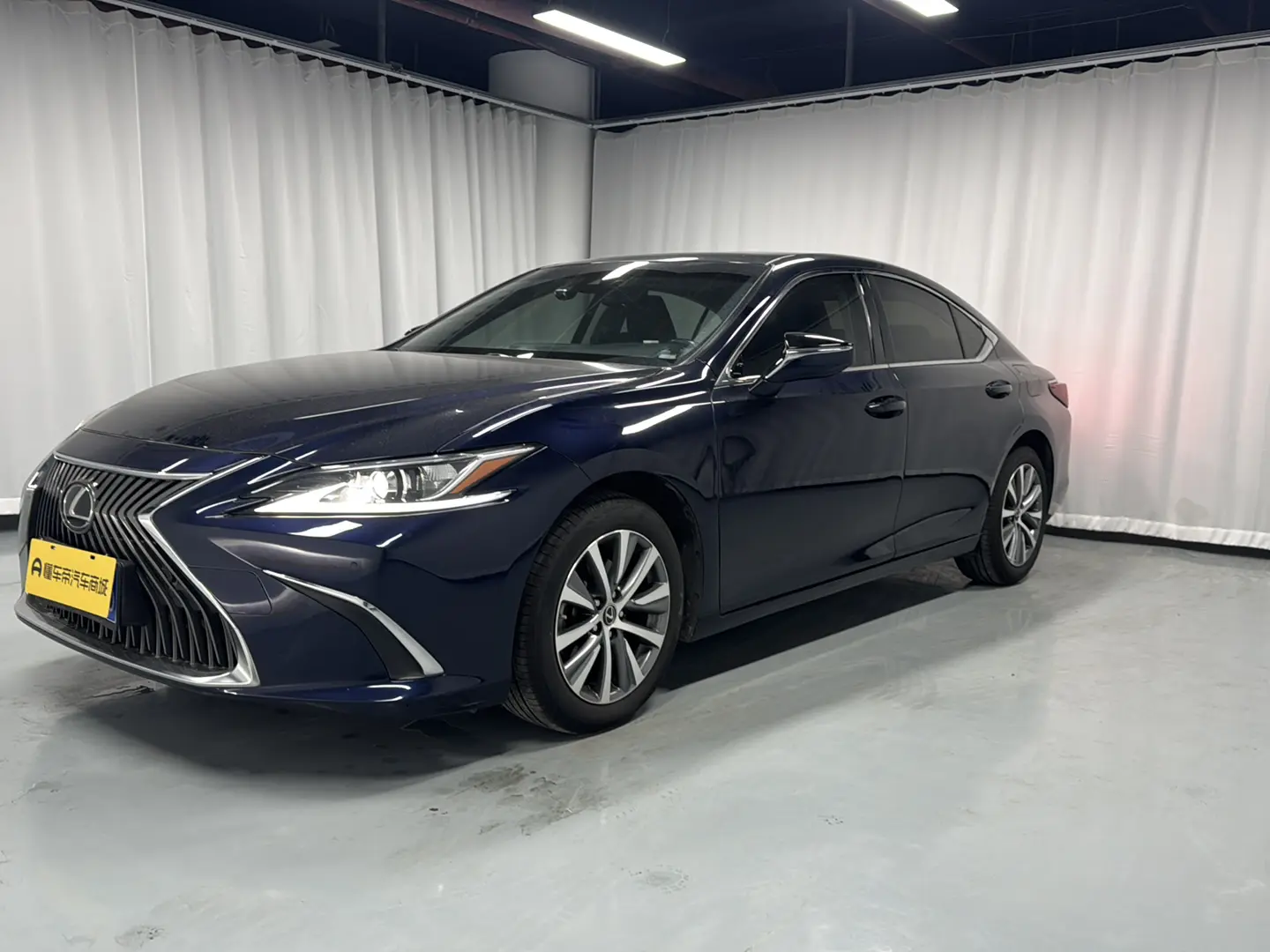 Lexus ES  из Китая