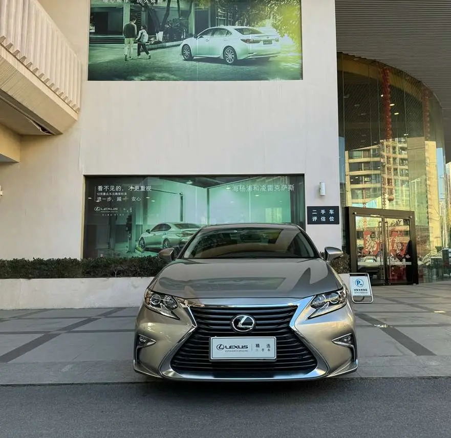 Lexus ES  из Китая