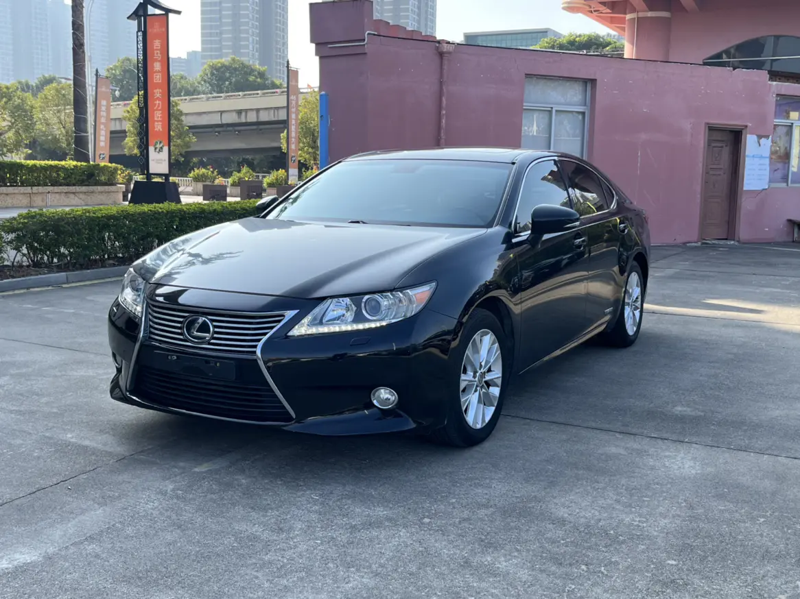 Lexus ES  из Китая