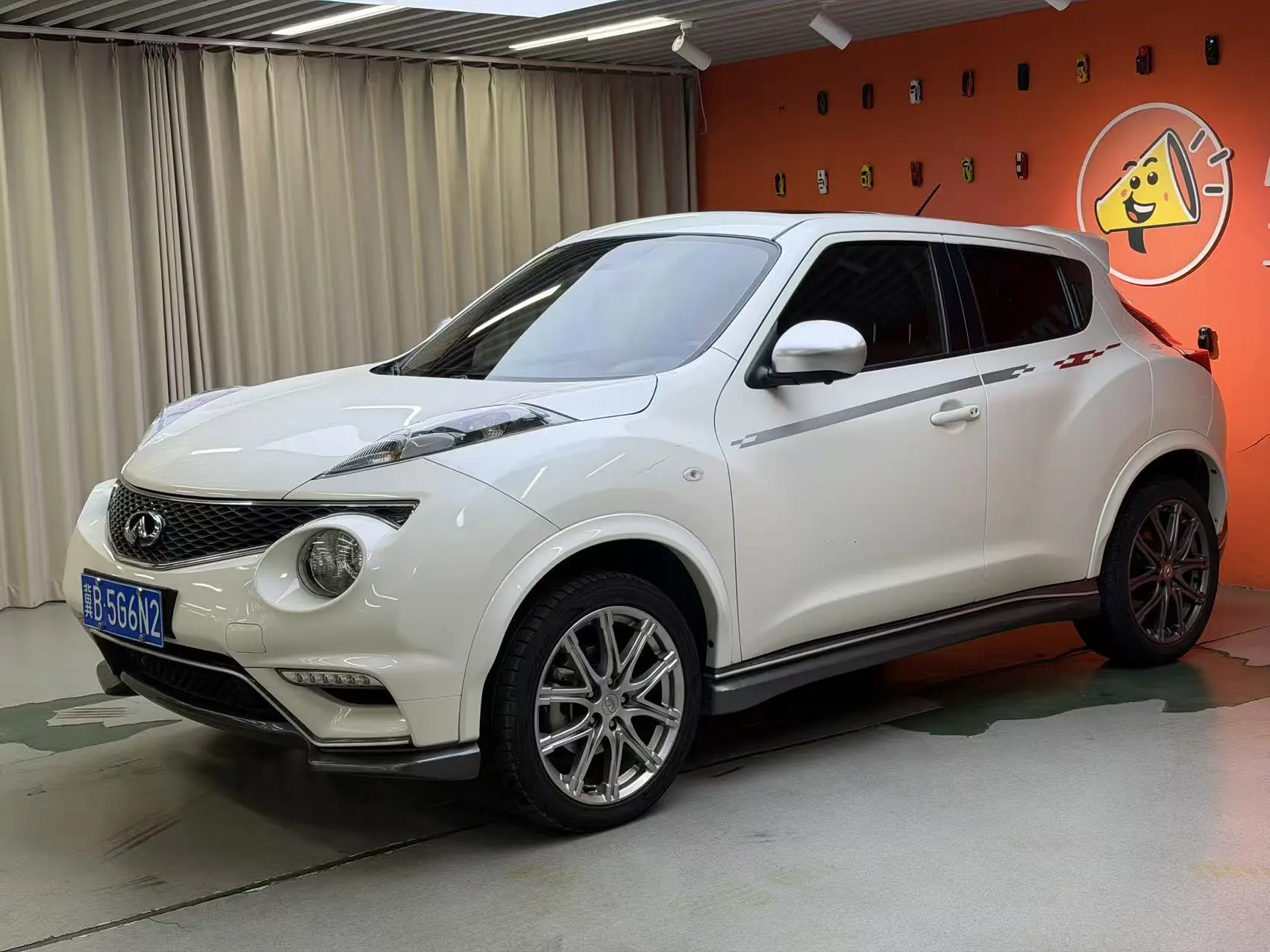 Infiniti ESQ  из Китая