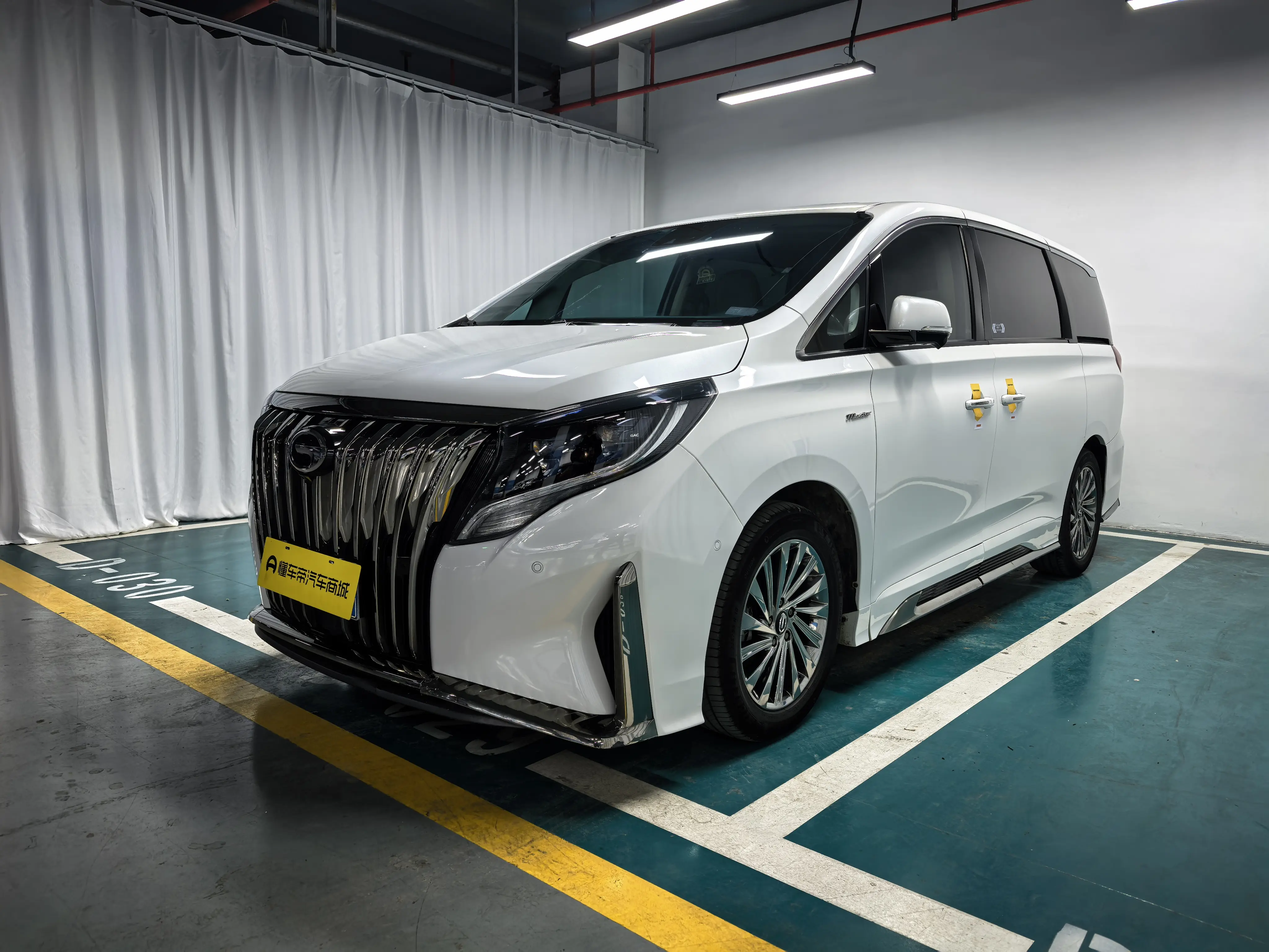 GAC Trumpchi M8  из Китая