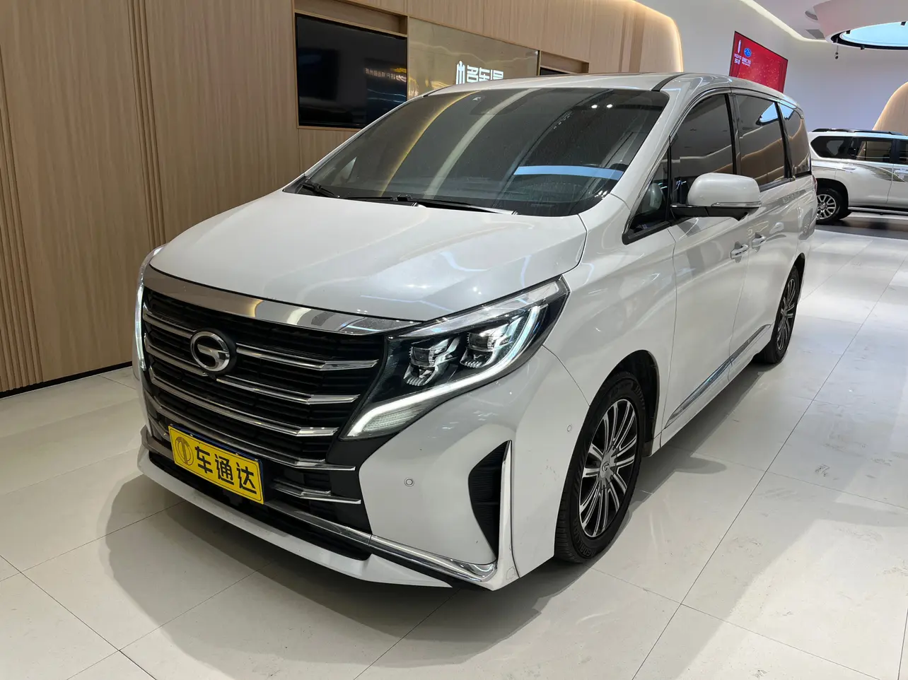 GAC Trumpchi M8  из Китая