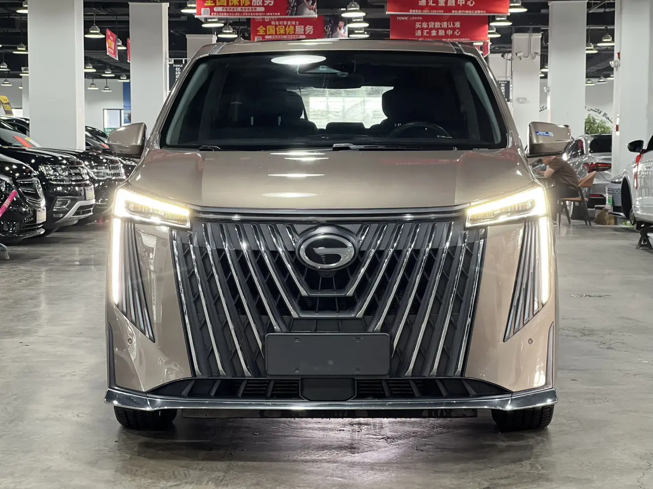 GAC Trumpchi M8  из Китая