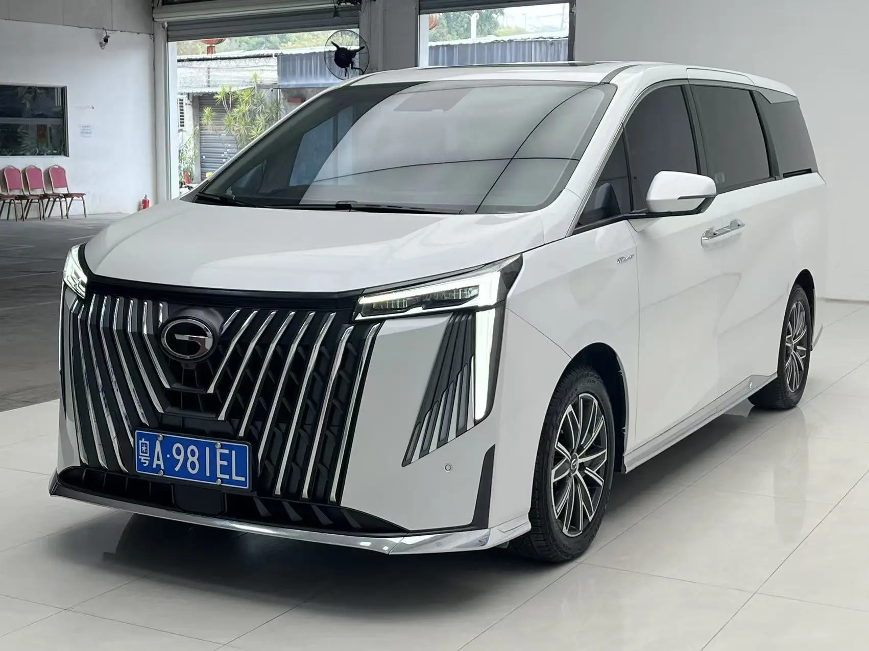 GAC Trumpchi M8  из Китая