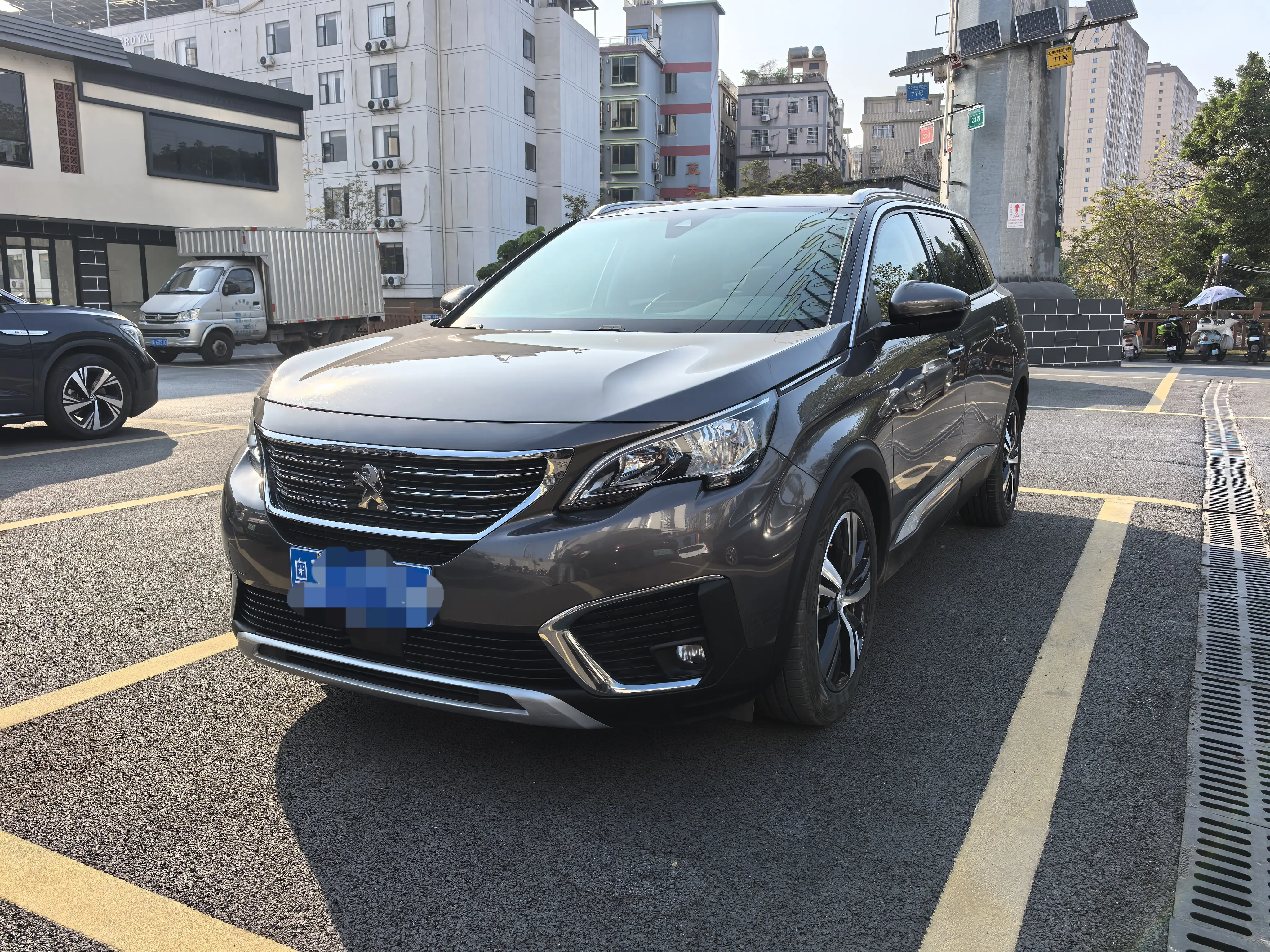 Peugeot 5008  из Китая