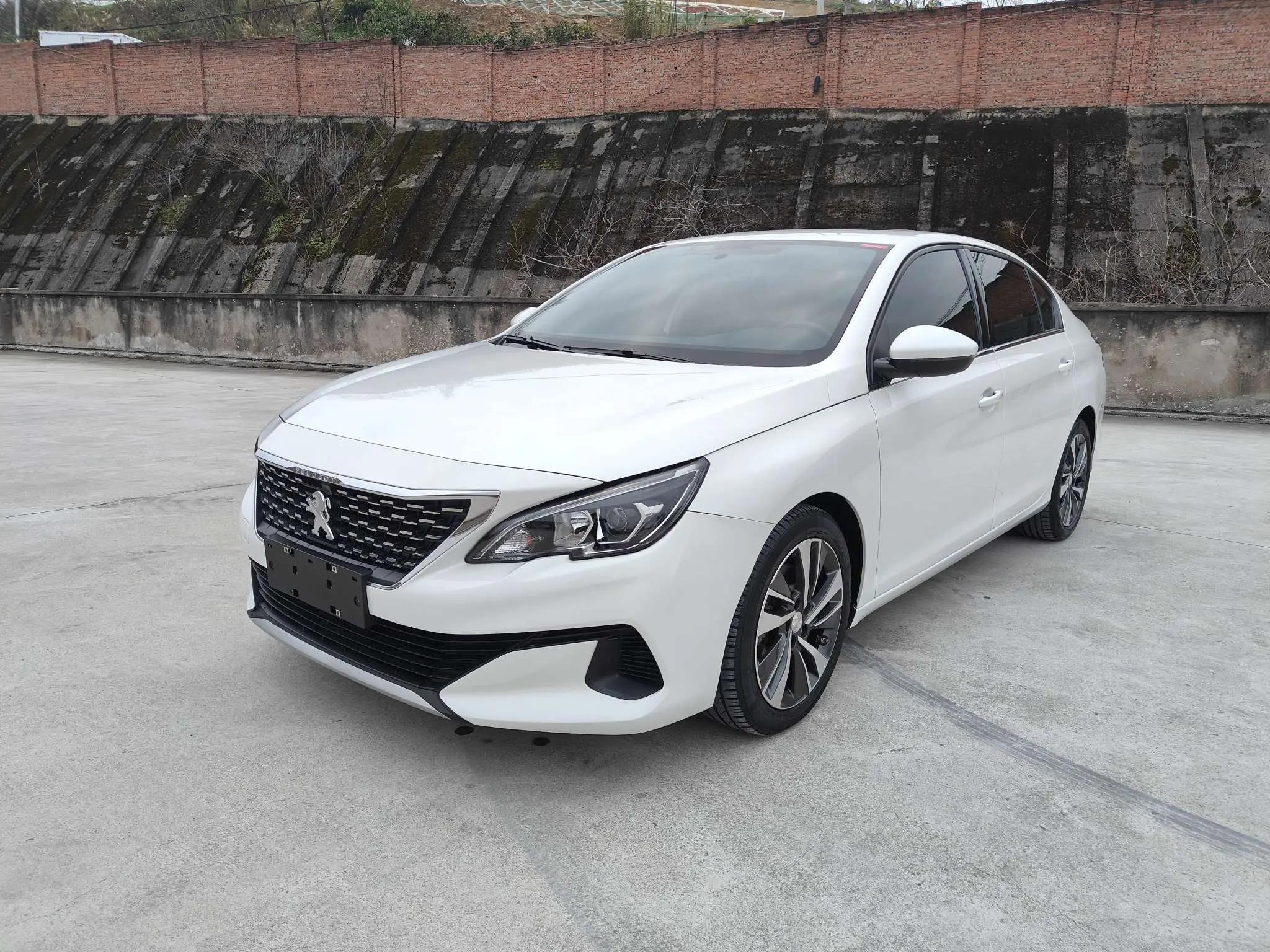 Peugeot 408  из Китая