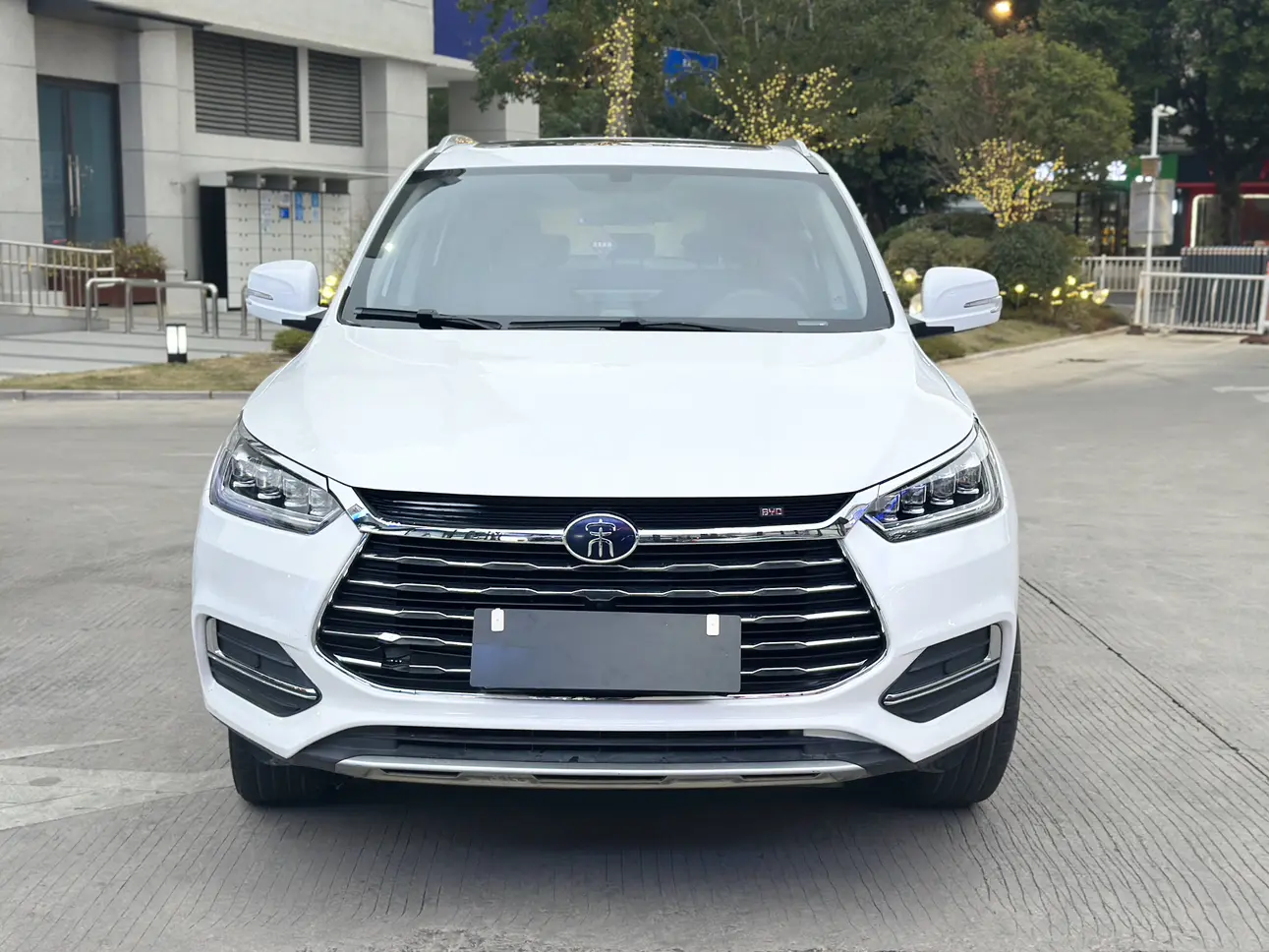 BYD Song  из Китая
