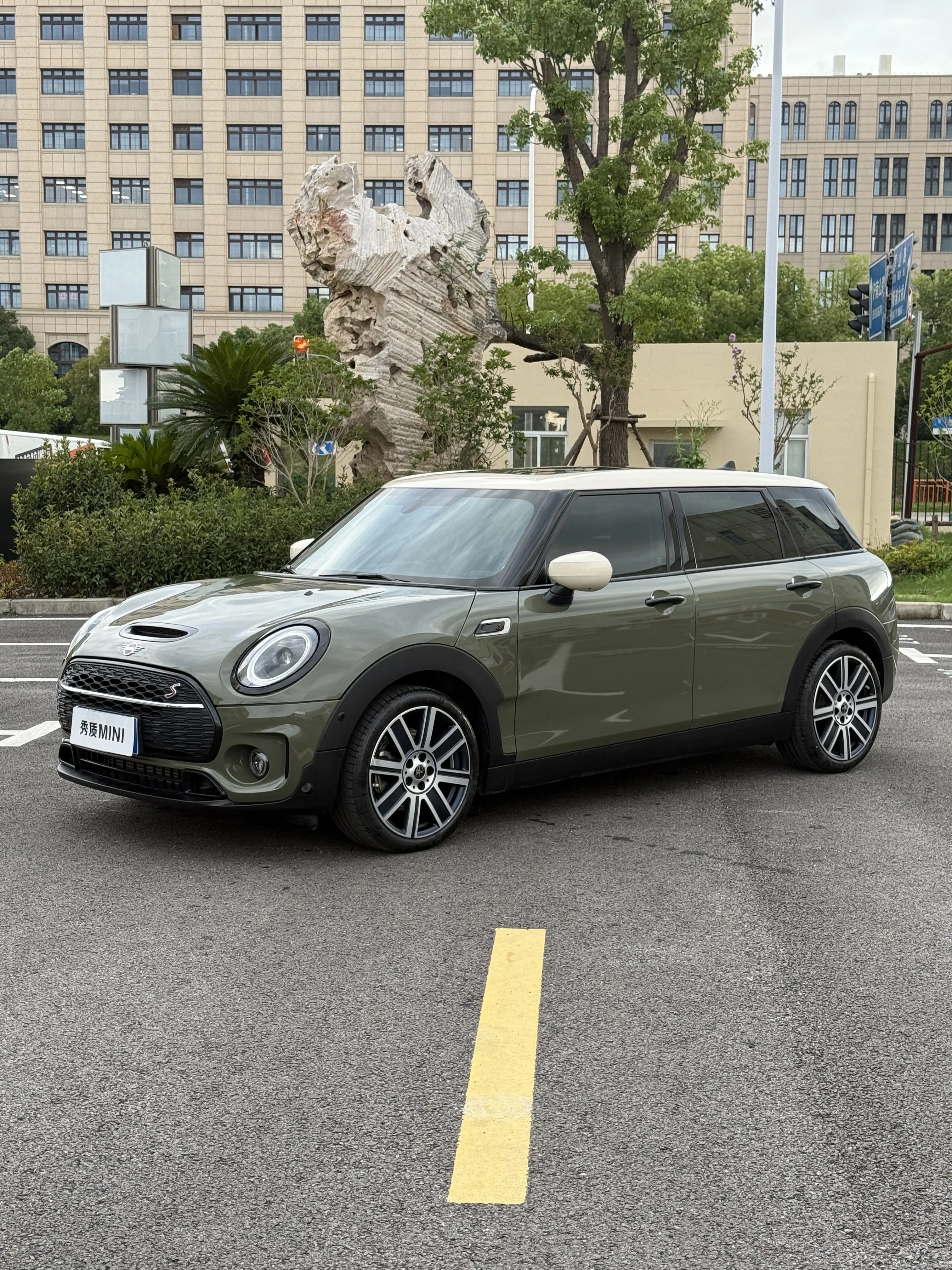 MINI CLUBMAN
