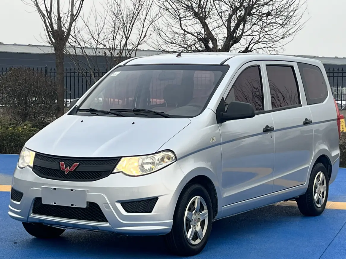Wuling Hongguang  из Китая