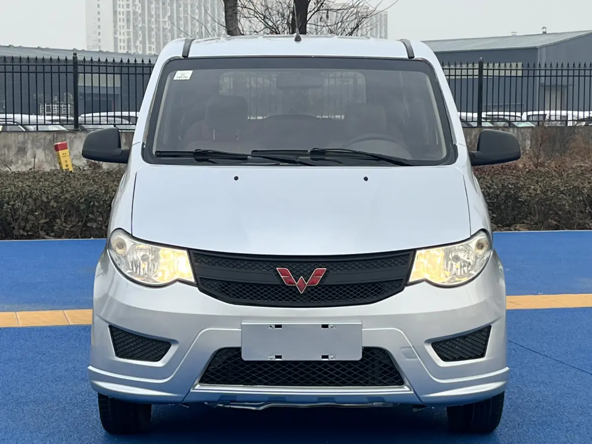 Wuling Hongguang  из Китая