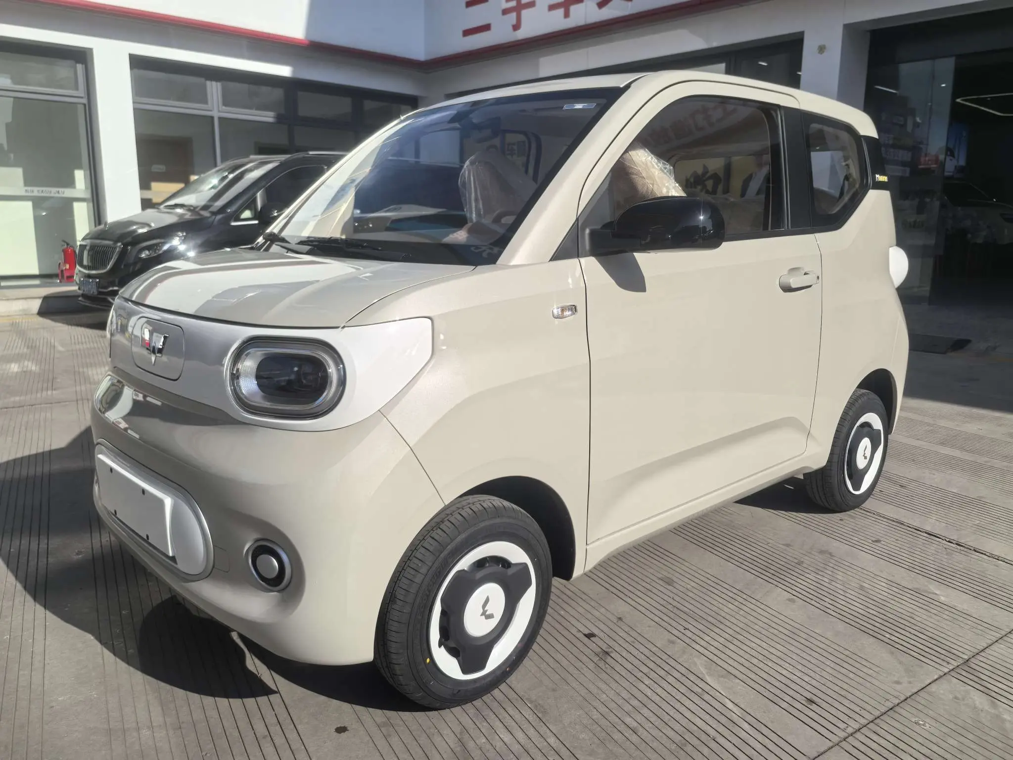 Wuling Hongguang MINIEV  из Китая