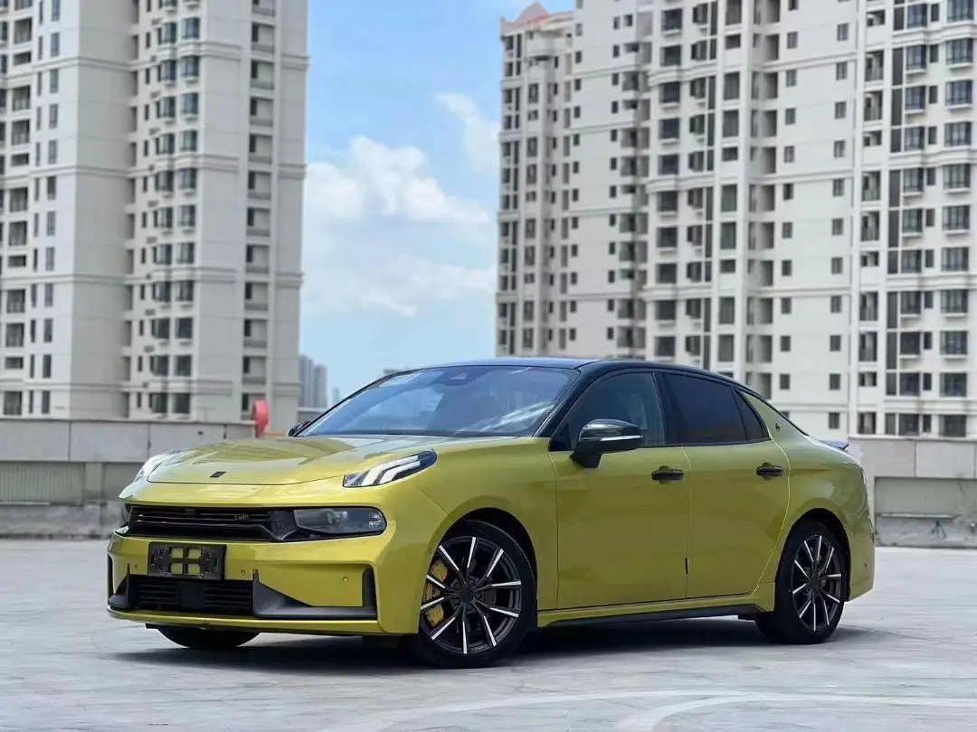 Lynk & Co 03