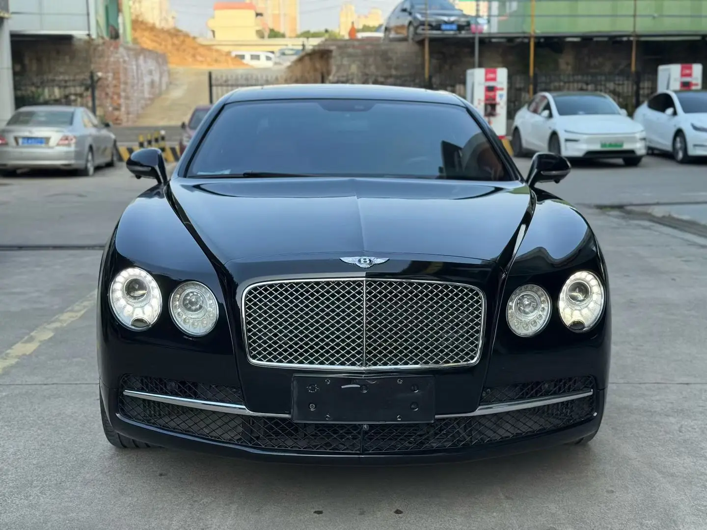 Bentley Galloping  из Китая