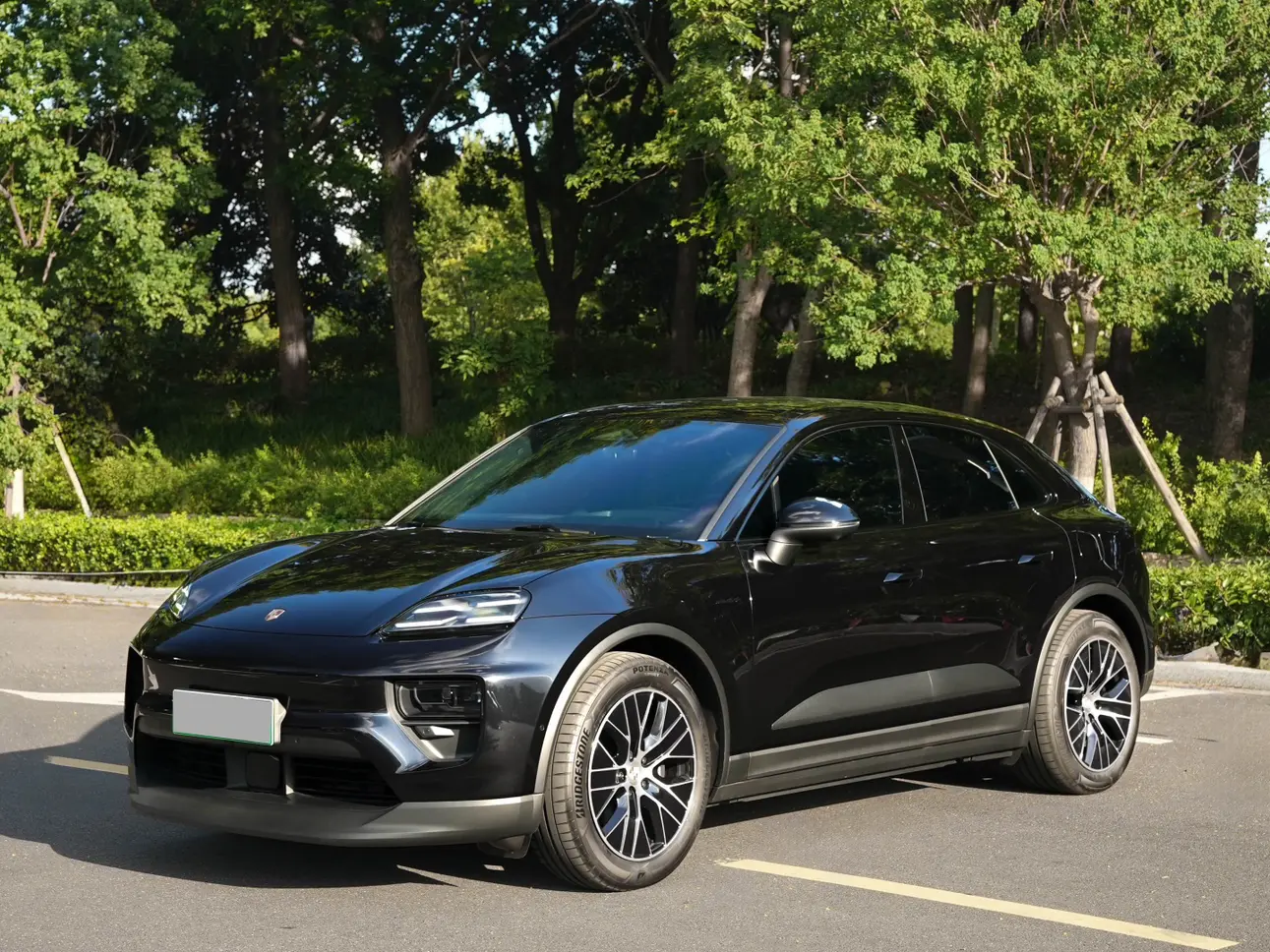 Porsche Macan EV  из Китая