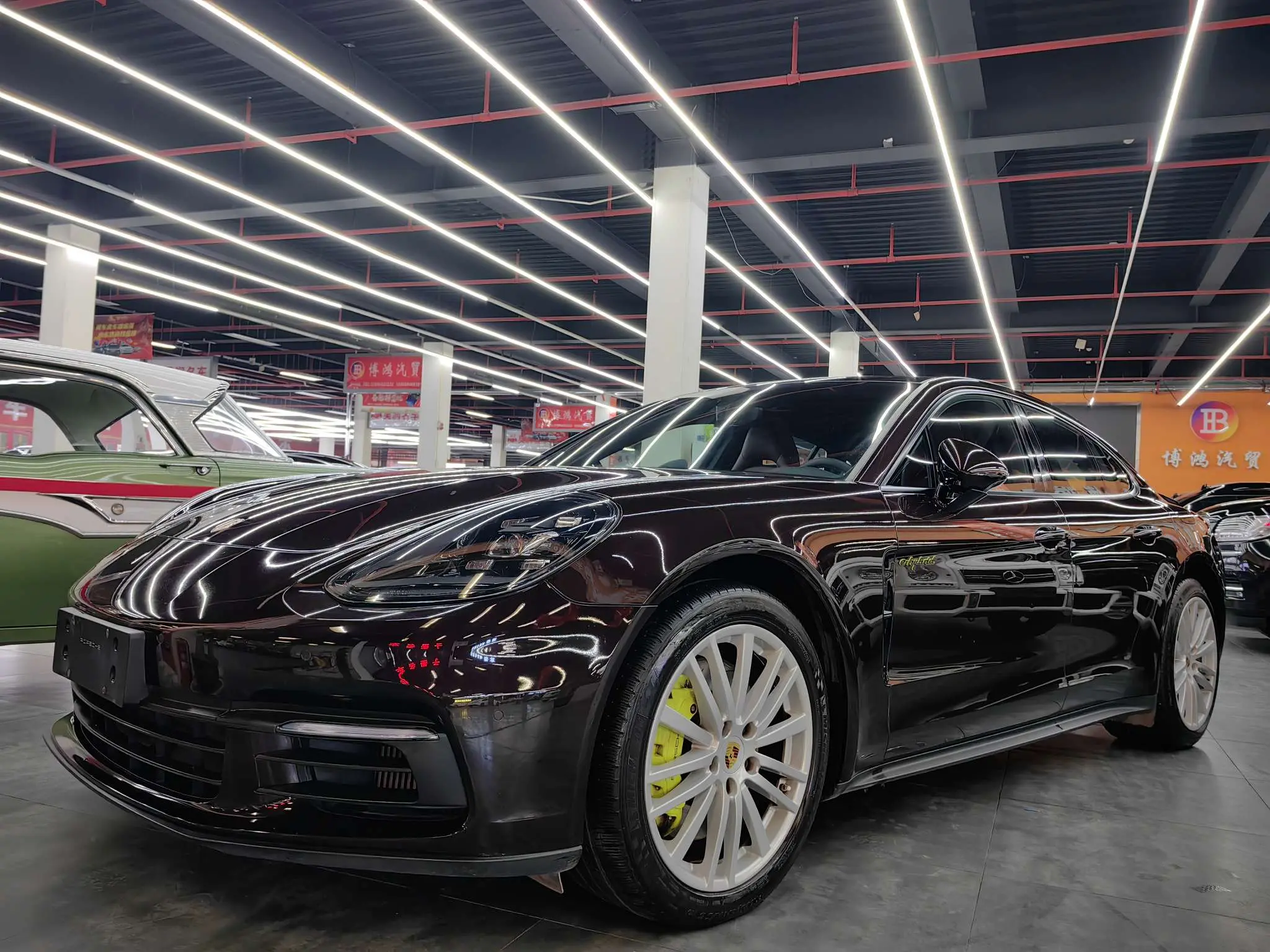 Porsche Panamera E-Hybrid  из Китая