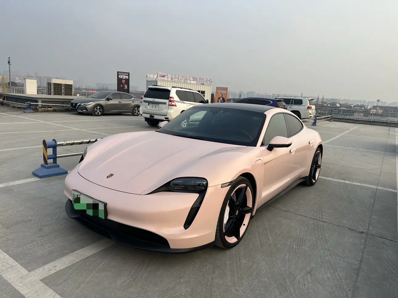 Porsche Taycan  из Китая