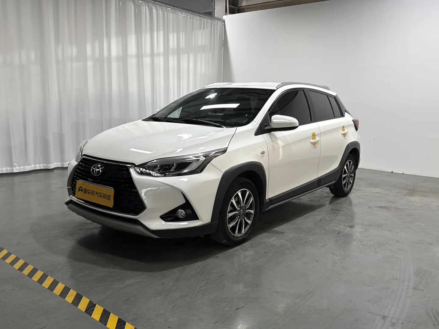 Toyota Yaris L  из Китая